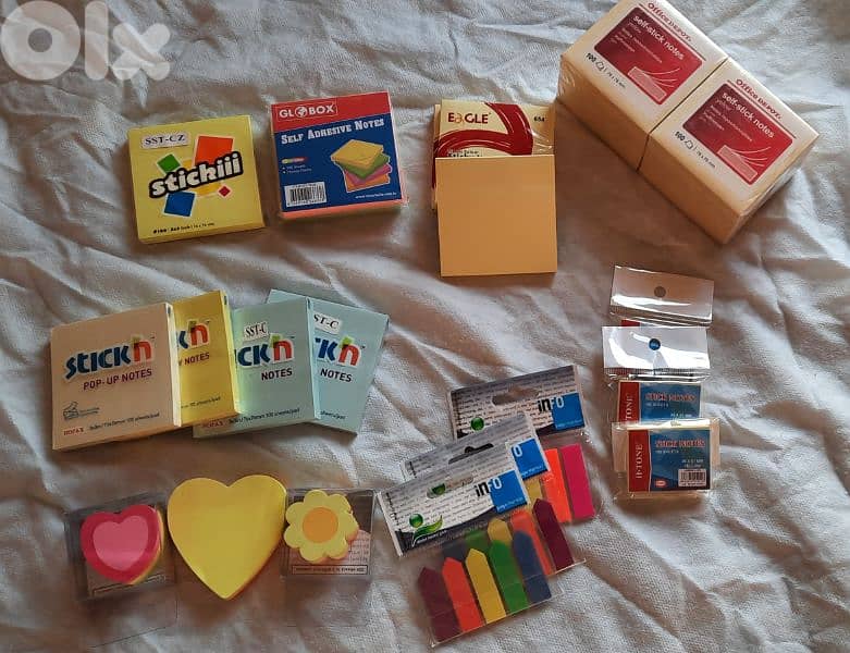 Sticky notes All sizes. Mark is: post it and info 4