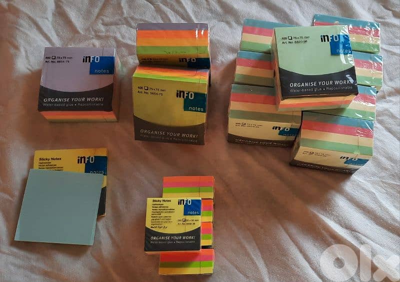Sticky notes All sizes. Mark is: post it and info 0