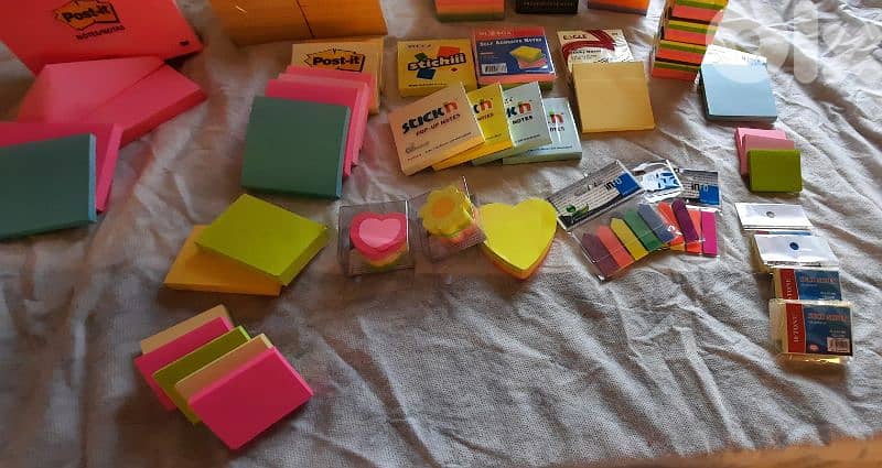 Sticky notes All sizes. Mark is: post it and info 1