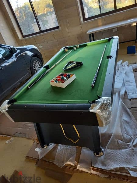 billiard table 0