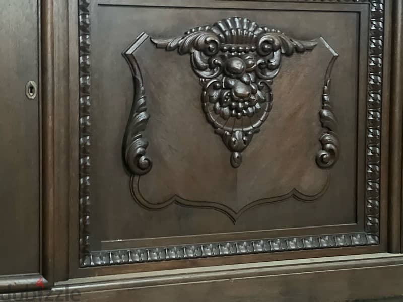 solid wood dersoir 4