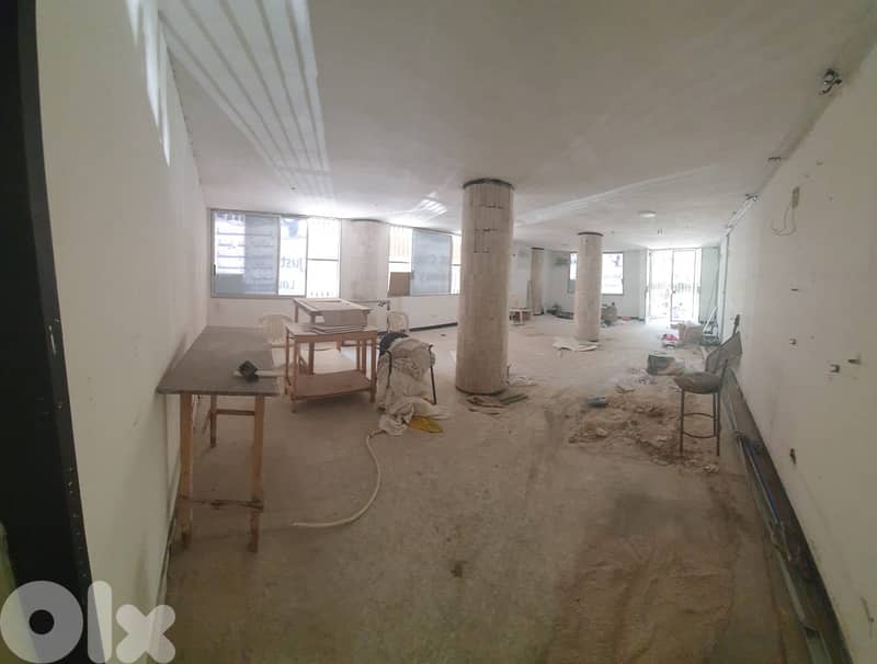 L04796-Shop For Rent In Achrafieh 0