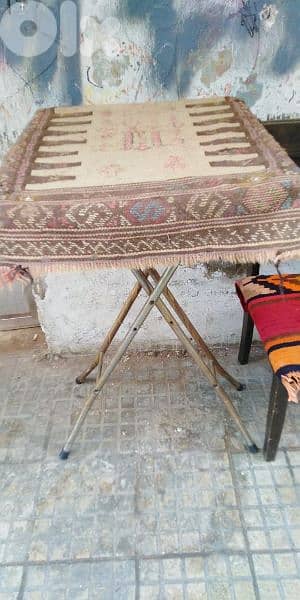 طاوله انتيك ب ٢٠٠ الف 0