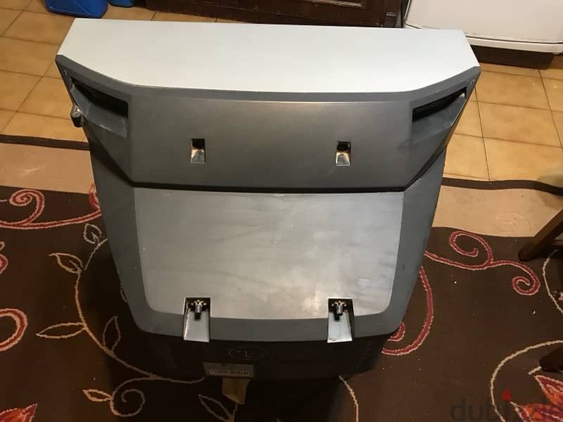 Television LG + table stand 6