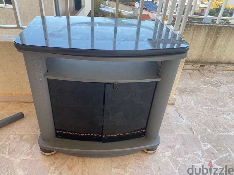 Television LG + table stand 9