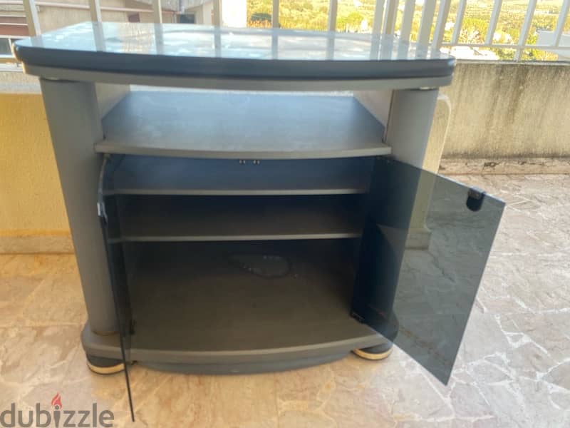 Television LG + table stand 10