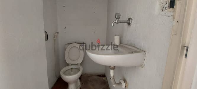 Shop for rent in Ain El Remeneh محل للإيجار في عين الرمانه