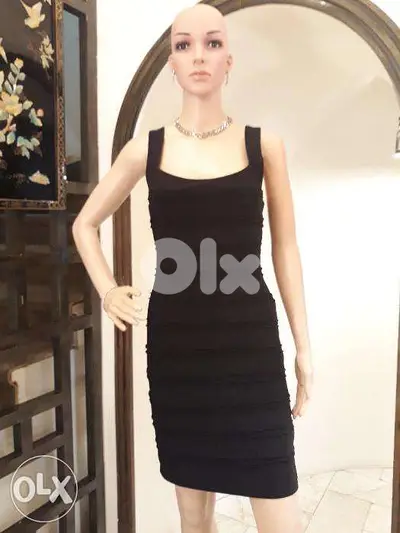 فستان بي دارلينغ أسود جورسية كتير مرتب قياس ميديوم 40/42 B Darling