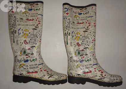 Faux pas paris rain boot still as new size 36