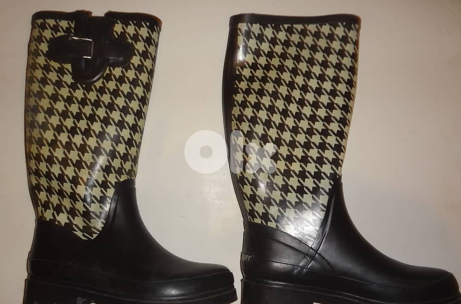 Burberry style rain boot rarely used size 38 1