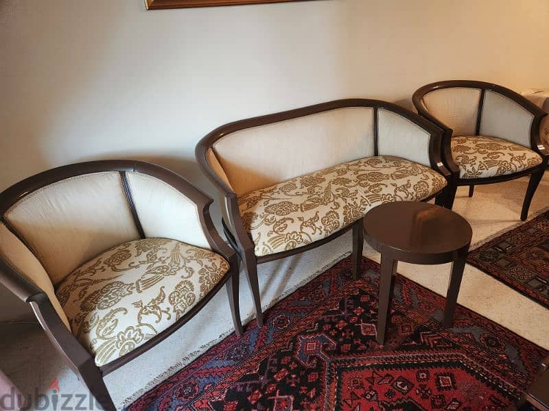 salon very good condition 0