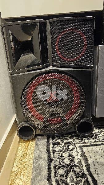 LG XBOOM CM9750 Audio Hi-Fi Party System 1