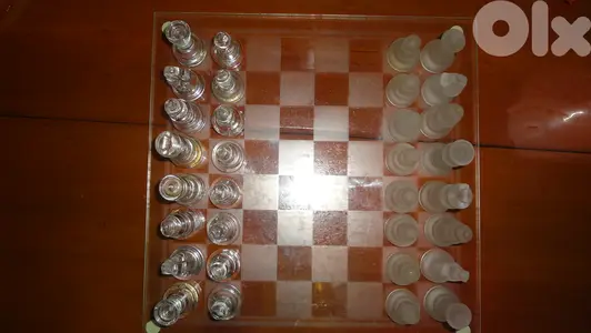 Glass chess size 30*30 cm