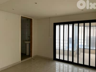 L14156-Spacious Shop for Rent in Mansourieh