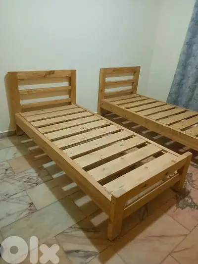 single massive bed تخت مفرد خشب طبيعي