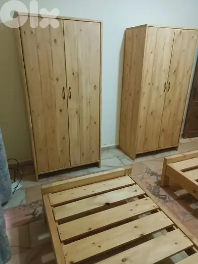 closet massive wood خرانة خشب طبيعي