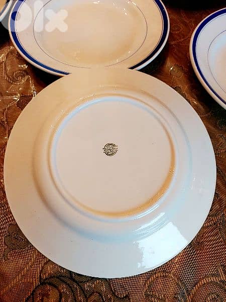 Plates - 6 Pieces  - اطباق عدد 4