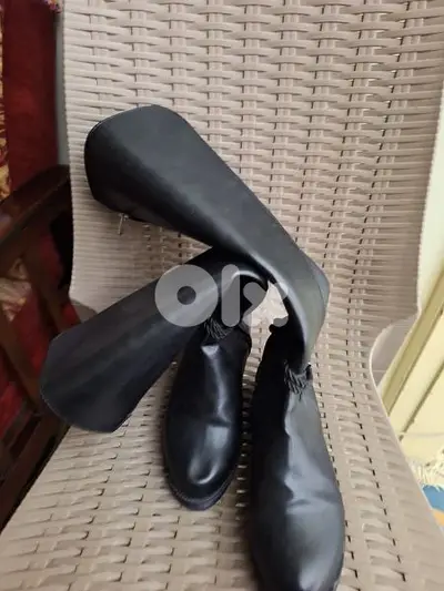 boots size 39 black
