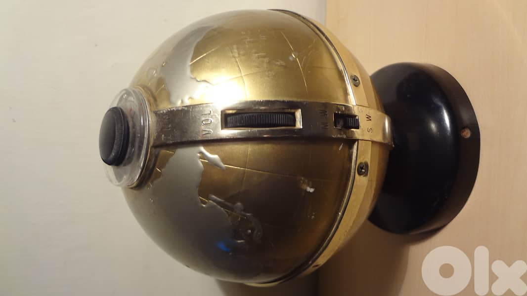 1963 vintage all transistor earth globe with MW and SW tuning still wo 1
