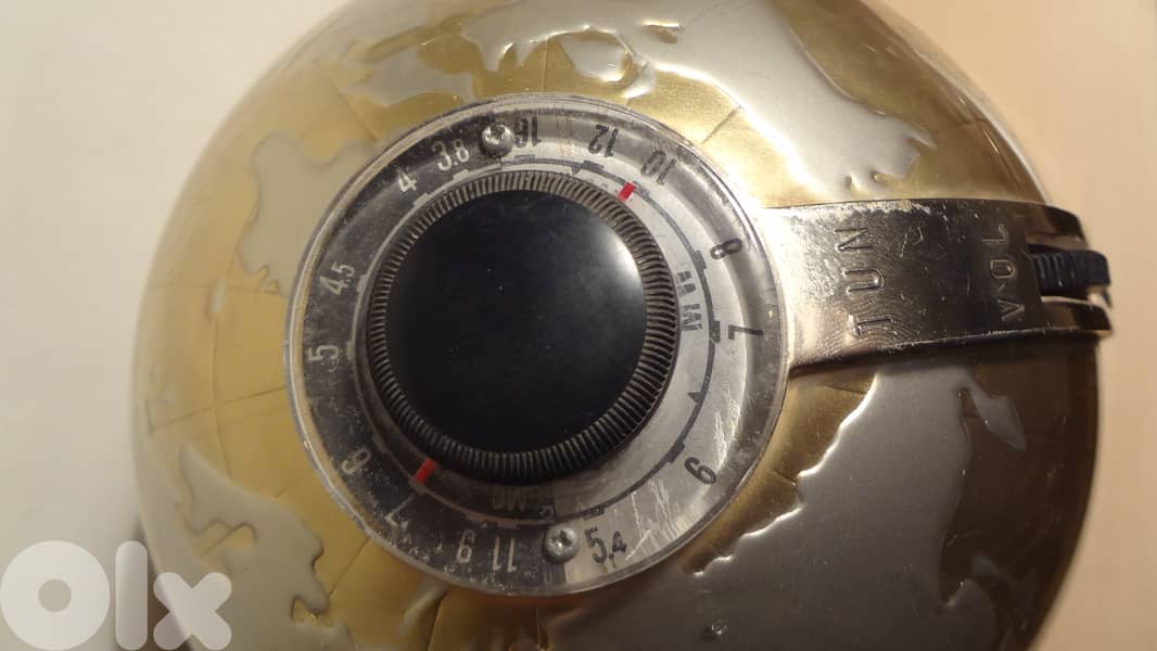 1963 vintage all transistor earth globe with MW and SW tuning still wo 2