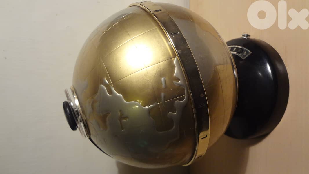 1963 vintage all transistor earth globe with MW and SW tuning still wo 3