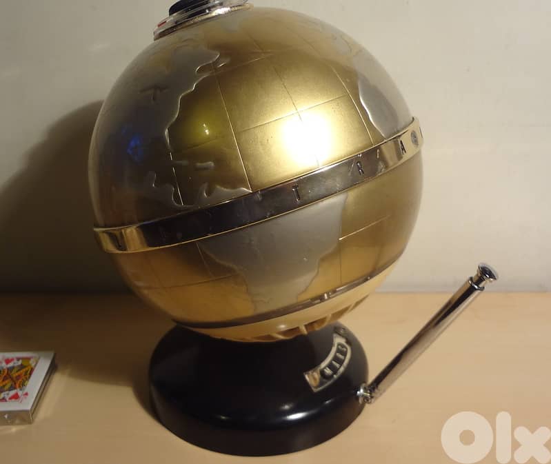 1963 vintage all transistor earth globe with MW and SW tuning still wo 4