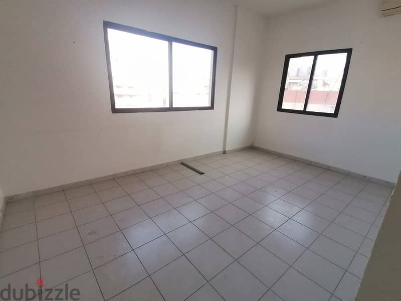 L08612-4-Rooms Office for Sale in Bouchrieh - Cash!! 0
