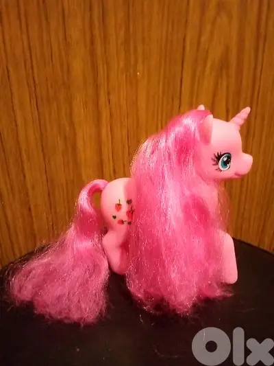 DREAM KINGDOM Princess Large UNICORN Strawberry15Cm Chad VALLEY Toy=12