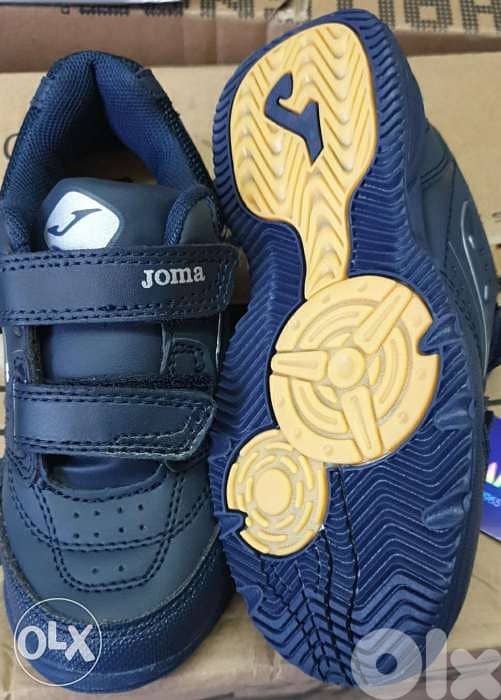 Athletic shoes for kids 0