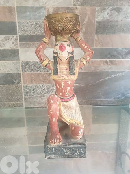 statue 1