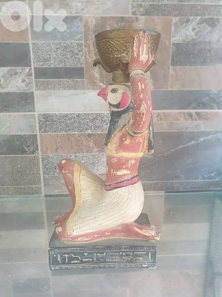 statue 2