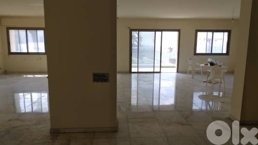 L11066-Spacious Office for Rent in Aoukar
