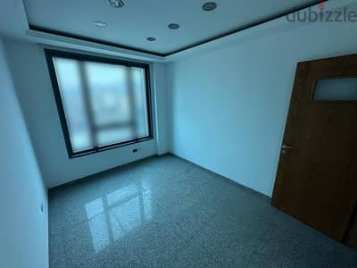 Office for rent in Jdeideh مكتب للإيجار على طريق جديدة