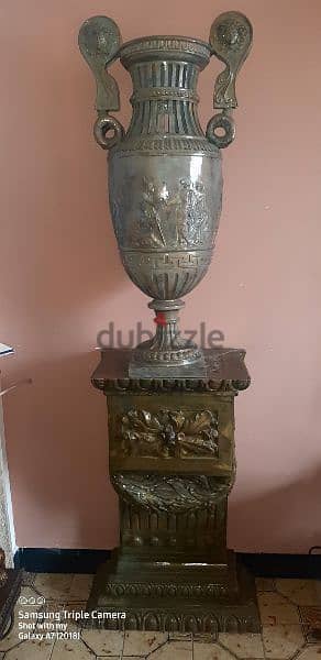 greeque vase alabaster with console  as a base 0
