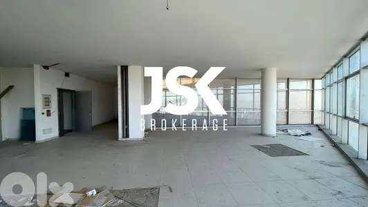 L14346-An Open Space Shop for Rent In Mansourieh