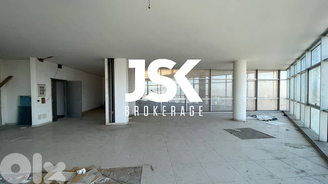 L14346-An Open Space Shop for Rent In Mansourieh 0