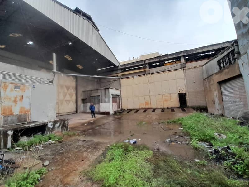 2700 Sqm | Industrial Depot ( Hangar ) for sale in Sin el Fil 1