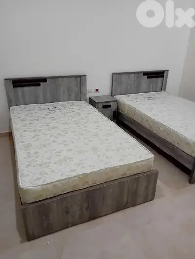 تختين مفرد ونص 120 سم مع كمود صغيرة