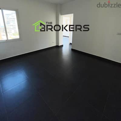 Office for Rent in Monot مكتب  للايجار في مونو