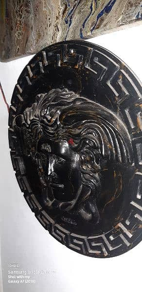 Haut relief versace  diameter 40 cm 1