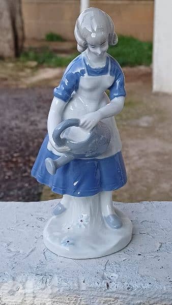 antique 0