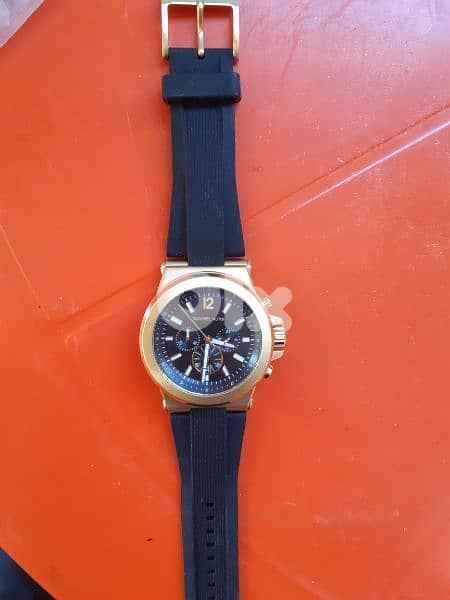 M K Michael Kors 6
