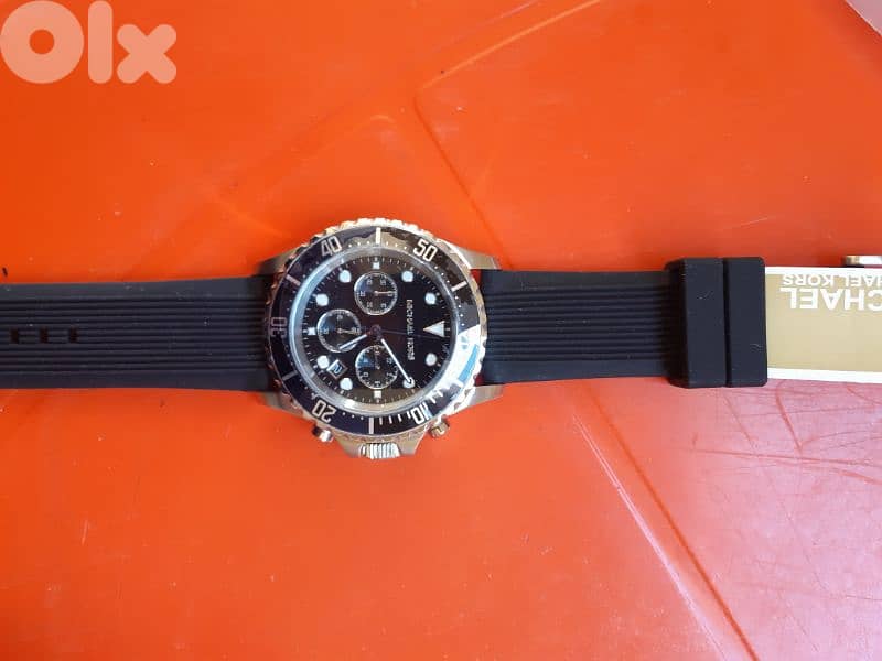 M K Michael Kors 13