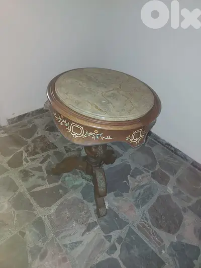 antique round tables