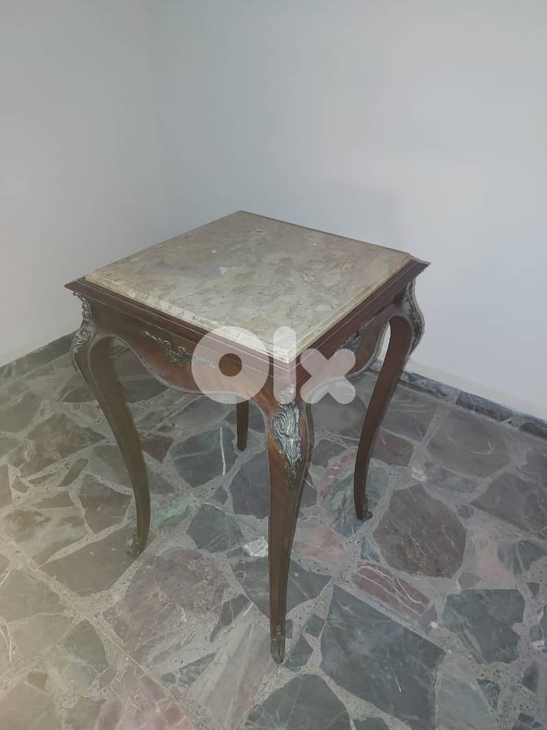antique square table 0