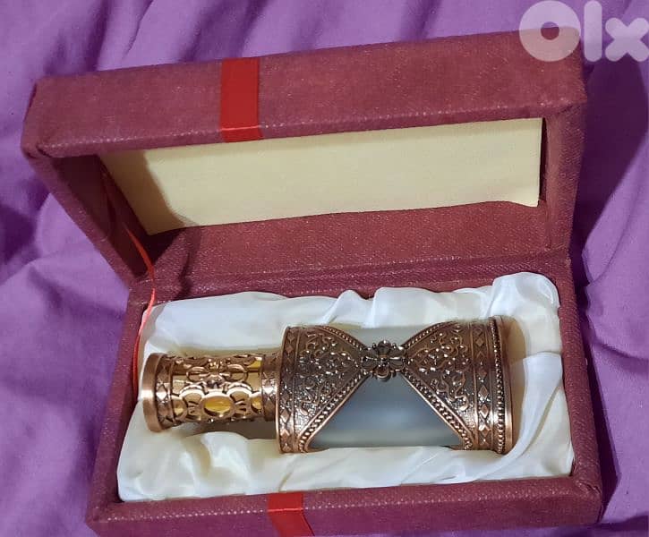 Perfume bottle in a gift box 2