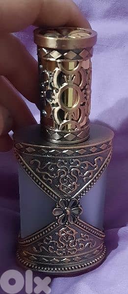 Perfume bottle in a gift box 5