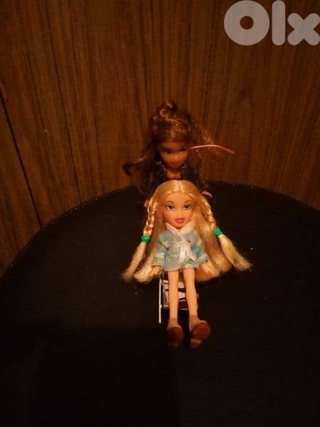2 LIL BRATZ Smallest Ever MGA wearing dolls, Both +Long chair=30$ 4