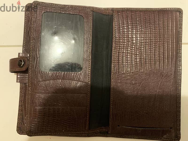 Assorted wallets 8