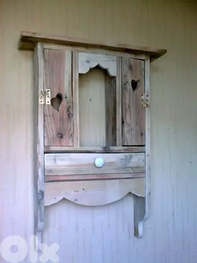 Wall hang closet خزانة صيدلية